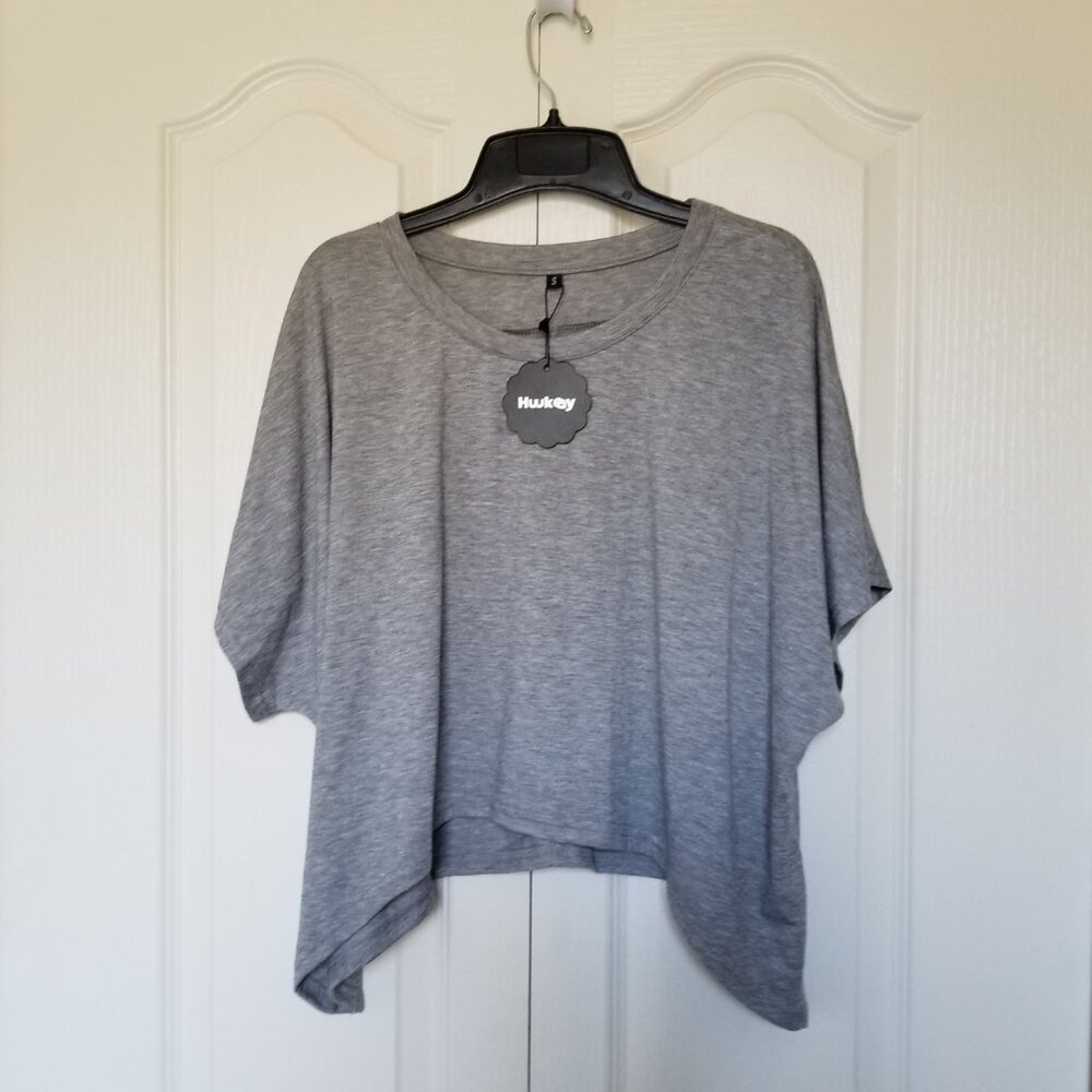 NWT! Cute Oversized Flowy Casual Short Sleeve Crop Top with Crew Neckline